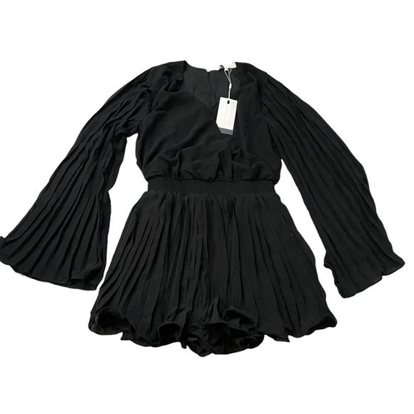 NWT Endless Rose sz sm chiffon pleated romper - Picture 2 of 6